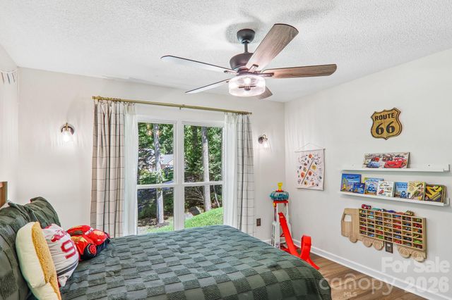 401 Heather Marie Drive, Hendersonville, NC 28792