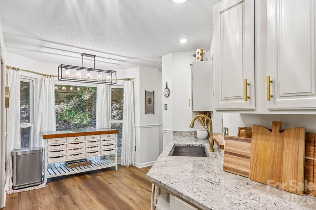 401 Heather Marie Drive, Hendersonville, NC 28792