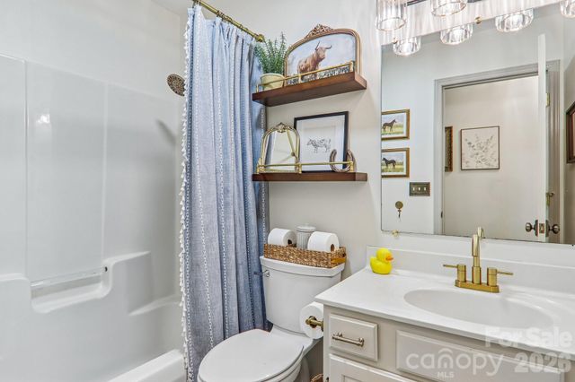401 Heather Marie Drive, Hendersonville, NC 28792
