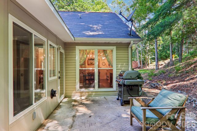 401 Heather Marie Drive, Hendersonville, NC 28792