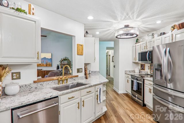 401 Heather Marie Drive, Hendersonville, NC 28792