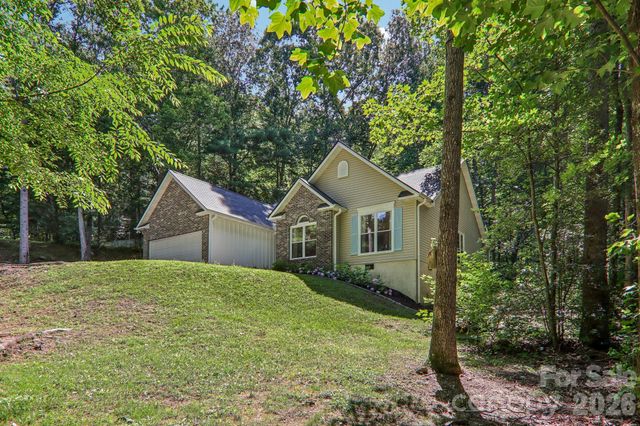 401 Heather Marie Drive, Hendersonville, NC 28792