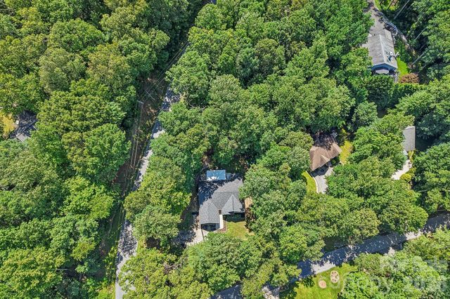 401 Heather Marie Drive, Hendersonville, NC 28792