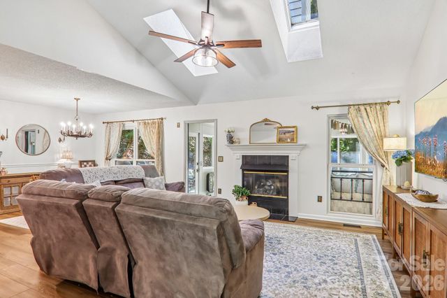 401 Heather Marie Drive, Hendersonville, NC 28792
