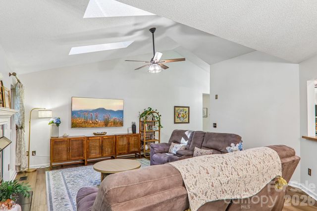 401 Heather Marie Drive, Hendersonville, NC 28792