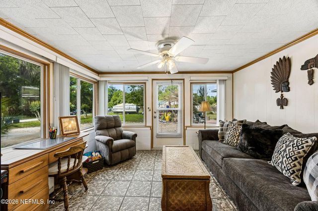 110 SHAFFER Avenue, Crescent City, FL 32112