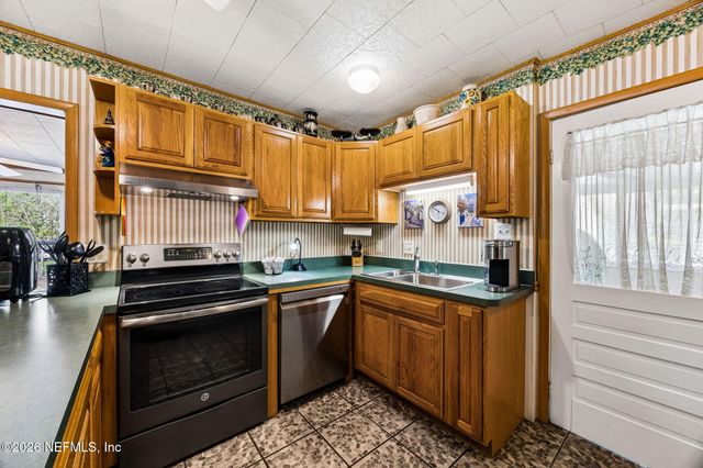 110 SHAFFER Avenue, Crescent City, FL 32112