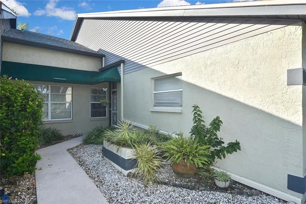 201 McGregor Park CIR 201, FORT MYERS, FL 33908 — photo 3