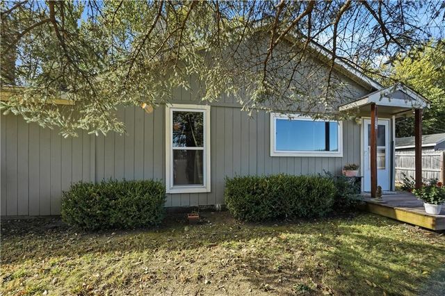 106 FREDERICK Lane, Raymore, MO 64083