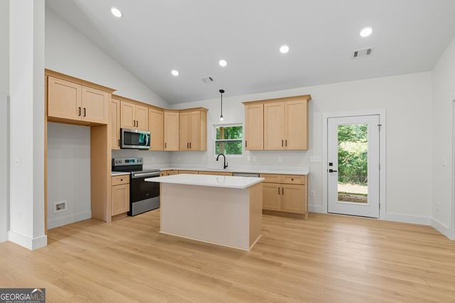 193 Tabitha Page Lane, Toccoa, GA 30577