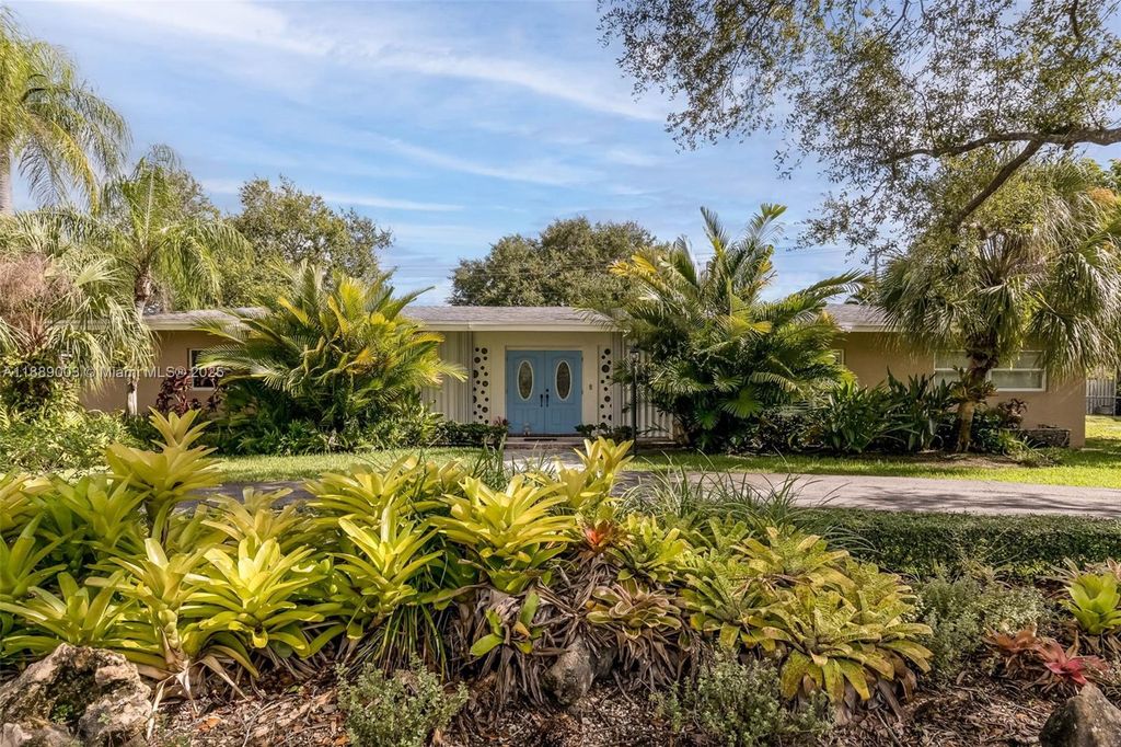 8241 SW 142nd St, Palmetto Bay, FL 33158