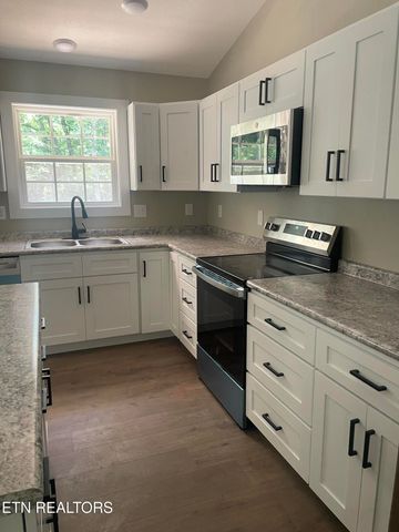 1112 Whispering Pine Lane, Jamestown, TN 38556
