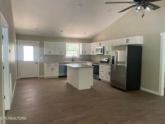 1112 Whispering Pine Lane, Jamestown, TN 38556