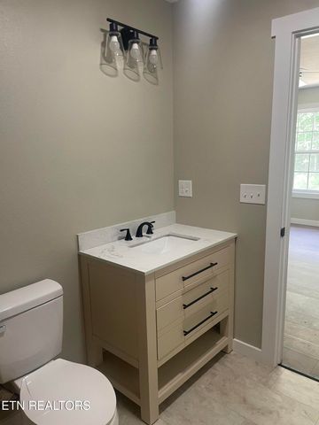 1112 Whispering Pine Lane, Jamestown, TN 38556