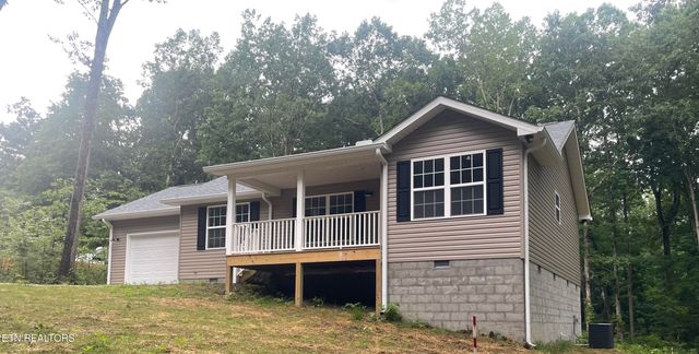 1112 Whispering Pine Lane, Jamestown, TN 38556