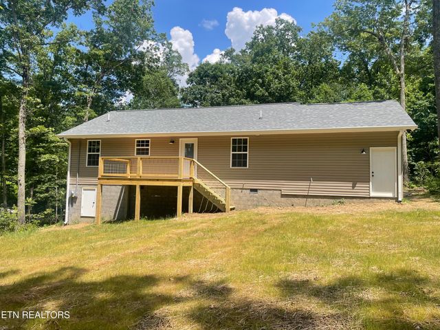 1112 Whispering Pine Lane, Jamestown, TN 38556