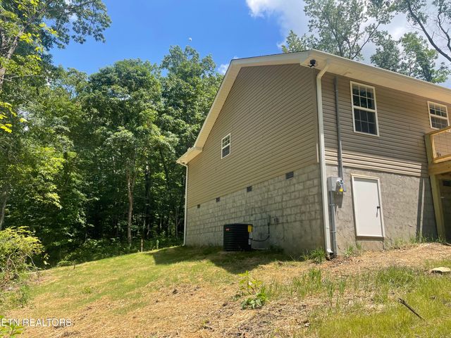 1112 Whispering Pine Lane, Jamestown, TN 38556