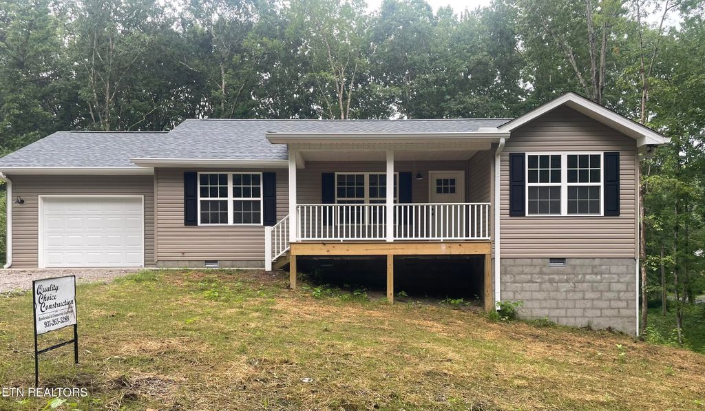 1112 Whispering Pine Lane, Jamestown, TN 38556
