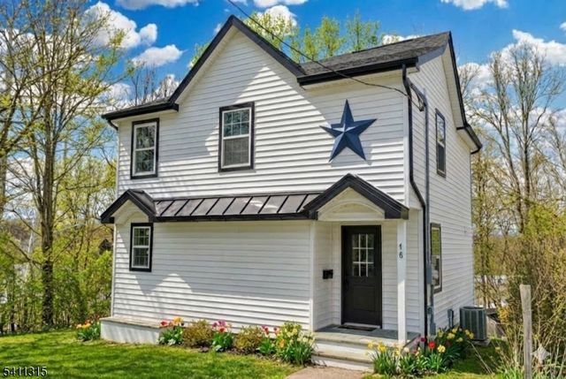 18 Governor Haines St, Hamburg Boro, NJ 07419