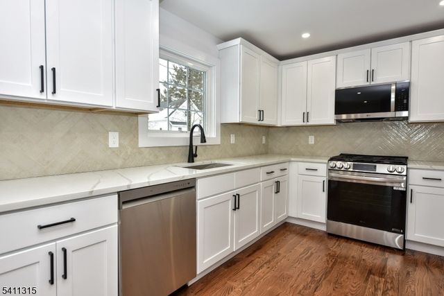 18 Governor Haines St, Hamburg Boro, NJ 07419