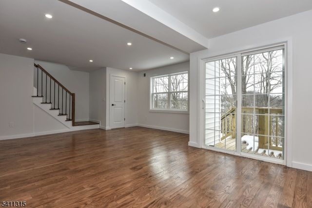 18 Governor Haines St, Hamburg Boro, NJ 07419