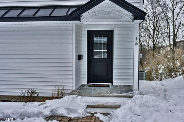 18 Governor Haines St, Hamburg Boro, NJ 07419