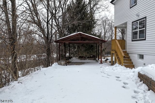 18 Governor Haines St, Hamburg Boro, NJ 07419