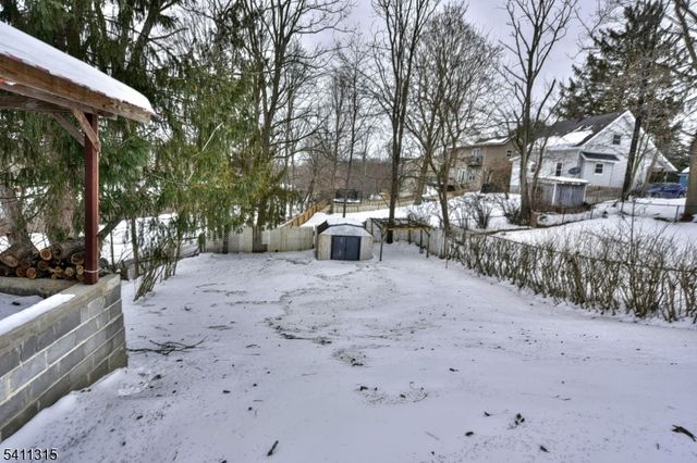 18 Governor Haines St, Hamburg Boro, NJ 07419