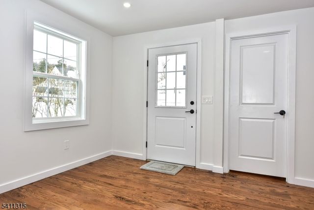 18 Governor Haines St, Hamburg Boro, NJ 07419