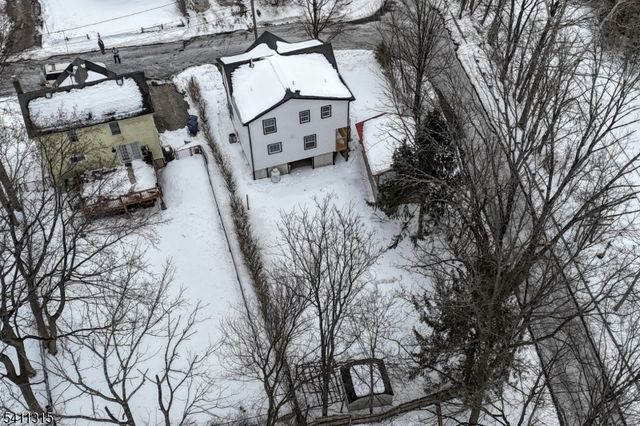 18 Governor Haines St, Hamburg Boro, NJ 07419