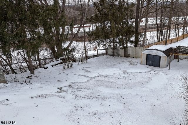 18 Governor Haines St, Hamburg Boro, NJ 07419