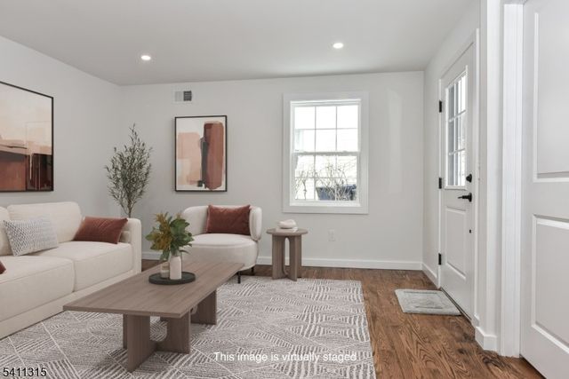 18 Governor Haines St, Hamburg Boro, NJ 07419