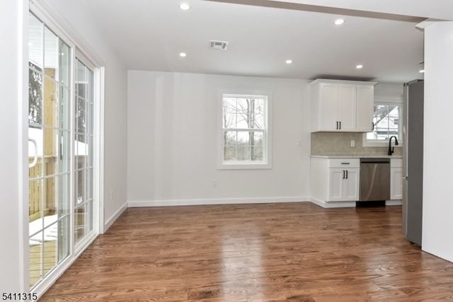 18 Governor Haines St, Hamburg Boro, NJ 07419