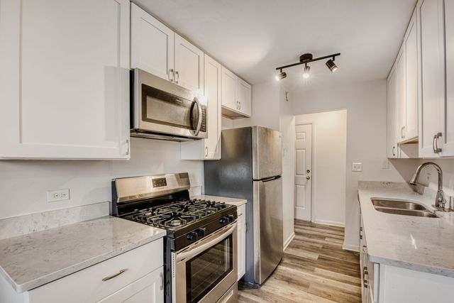 5400 N Sheridan Road 202, Chicago, IL 60640