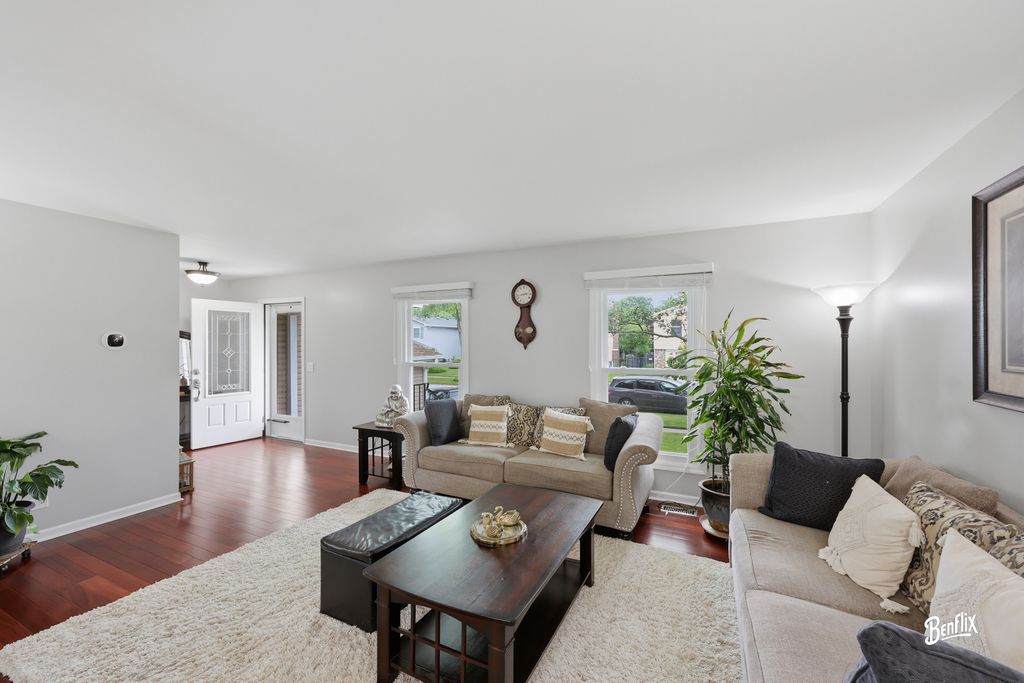 750 Dunhill Drive, Buffalo Grove, IL 60089 — photo 3