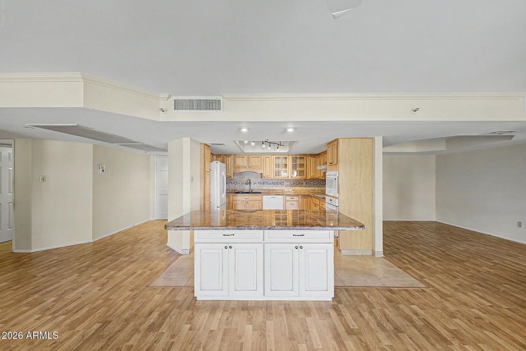 7860 E CAMELBACK Road 304, Scottsdale, AZ 85251 — photo 4
