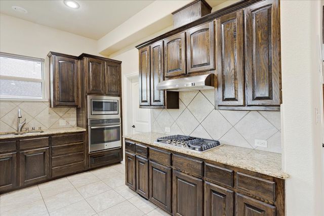 1104 Seclusion Cove Drive, Mckinney, TX 75072