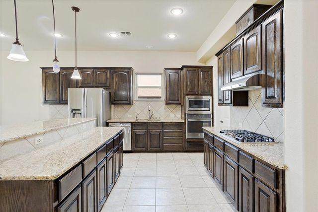 1104 Seclusion Cove Drive, Mckinney, TX 75072