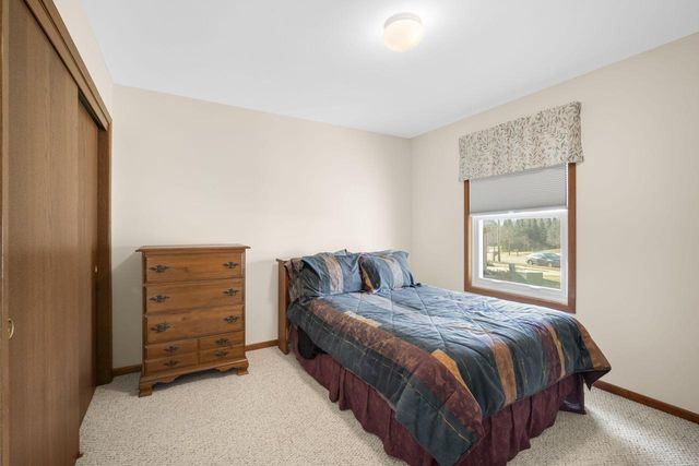 1423 Lower Forest COURT, West Bend, WI 53090