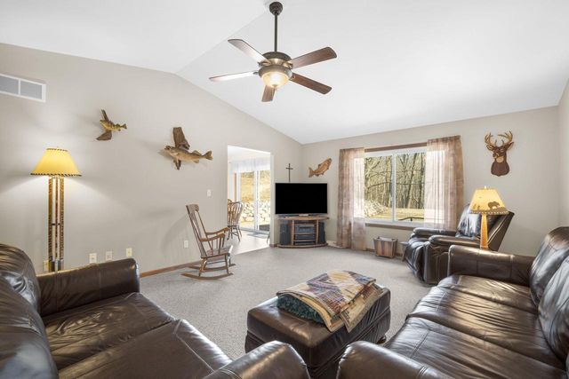 1423 Lower Forest COURT, West Bend, WI 53090