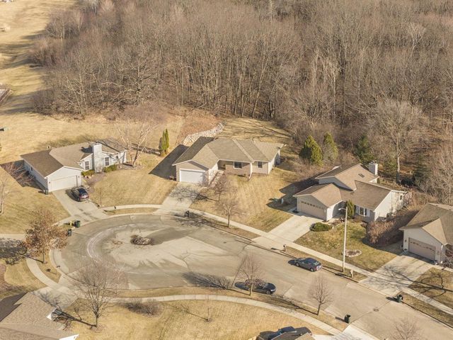 1423 Lower Forest COURT, West Bend, WI 53090