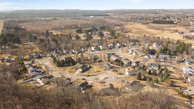 1423 Lower Forest COURT, West Bend, WI 53090