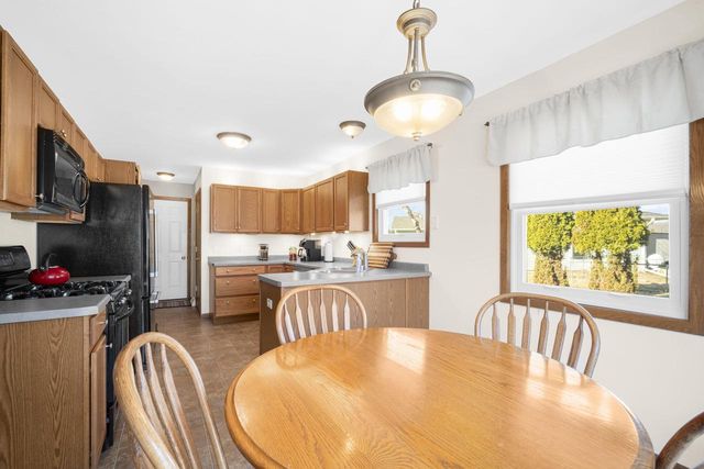 1423 Lower Forest COURT, West Bend, WI 53090