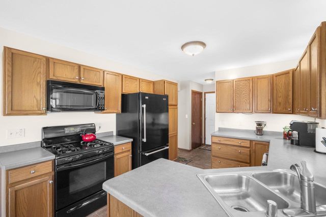 1423 Lower Forest COURT, West Bend, WI 53090