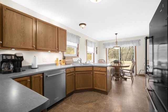 1423 Lower Forest COURT, West Bend, WI 53090