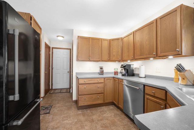 1423 Lower Forest COURT, West Bend, WI 53090