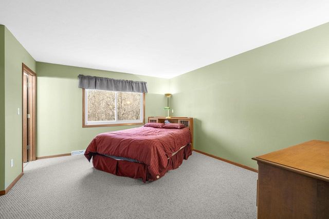 1423 Lower Forest COURT, West Bend, WI 53090