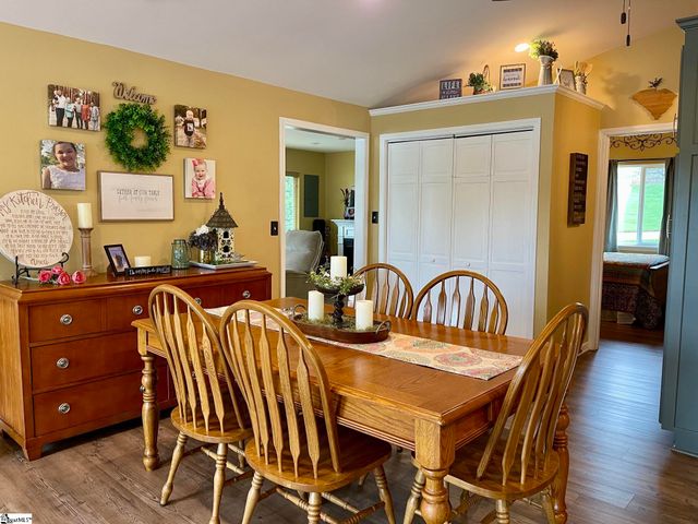 155 Lakeview Drive, Inman, SC 29349