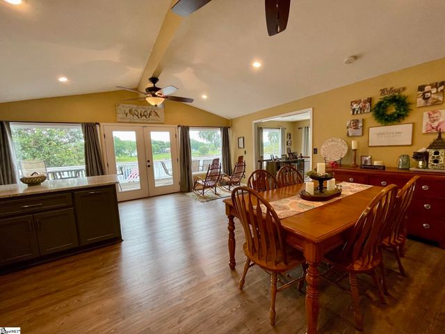 155 Lakeview Drive, Inman, SC 29349