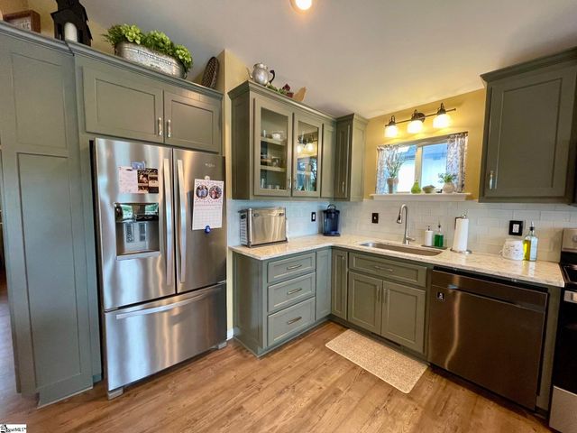 155 Lakeview Drive, Inman, SC 29349